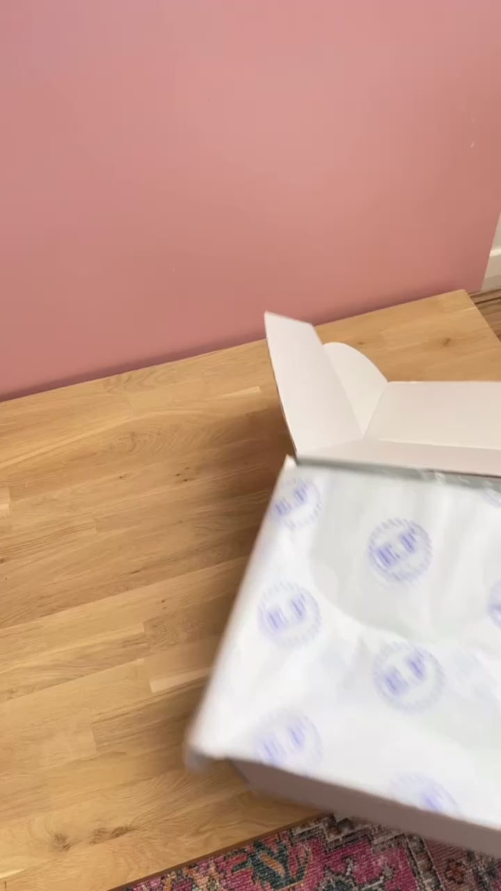 Video of ceramic lamp turning on 